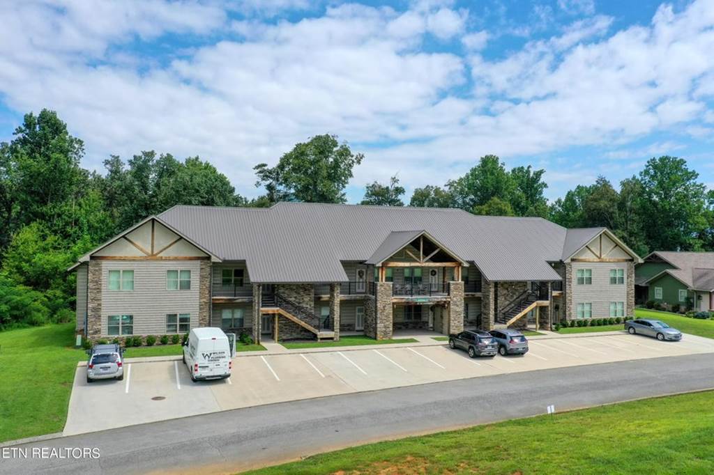 223 Bishops Cap Cir Unit 102, Townsend, TN 37882