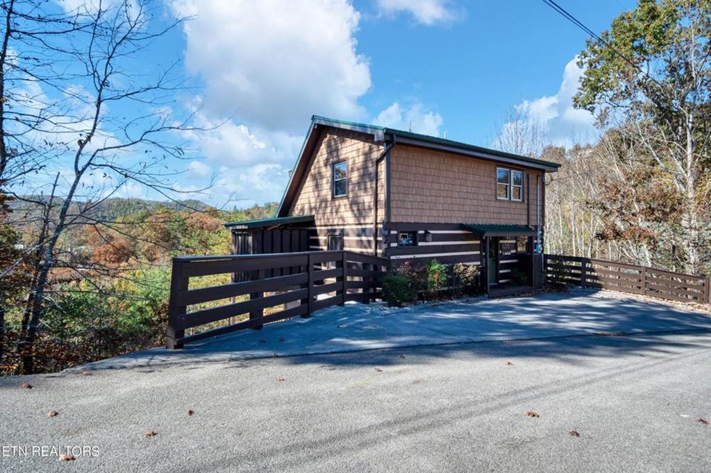 219 Tolliver Trl, Townsend, TN 37882