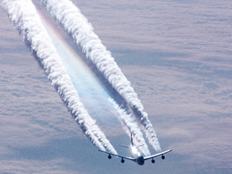 http://www.greatdreams.com/ChemtrailsFrontSmoke.jpg