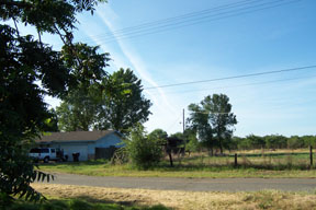 http://www.greatdreams.com/chemtrails-landing-5-5-07.jpg